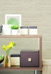 Vignette with beige grasscloth texture wallcovering